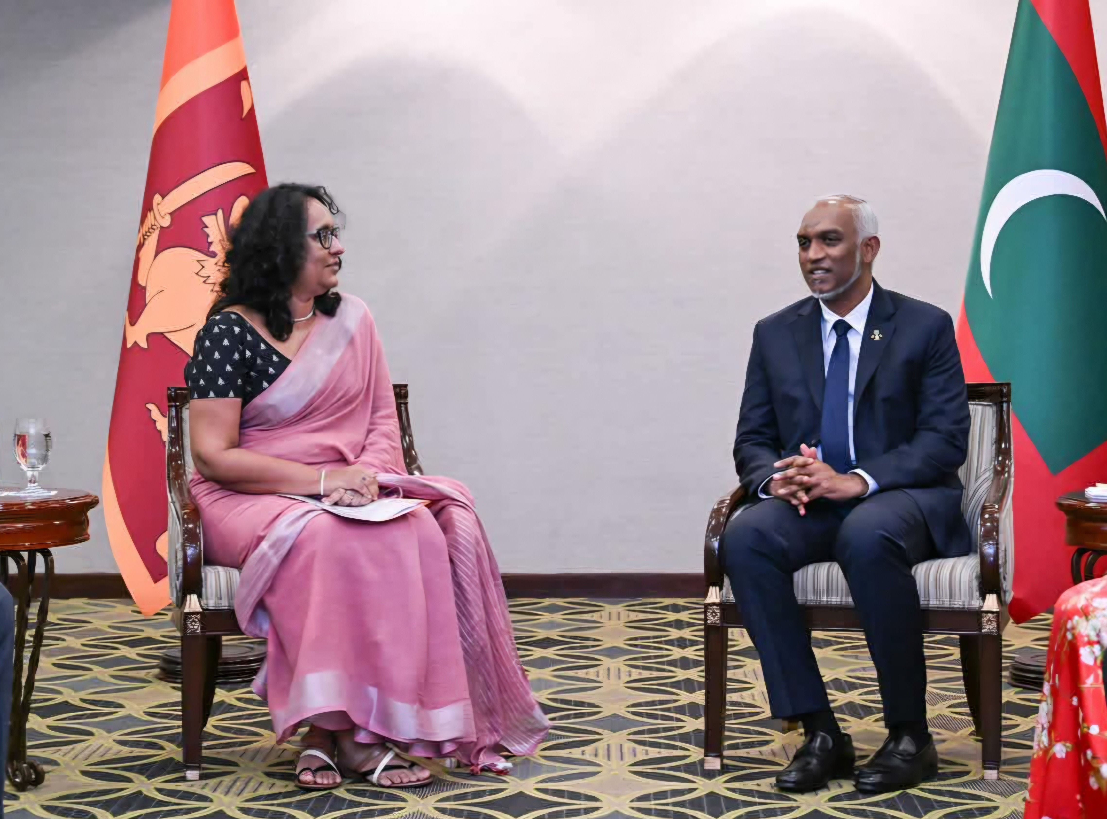 අගමැති හරිනි සහ මාලදිවයින් ජනාධිපති අතර හමුවක්
