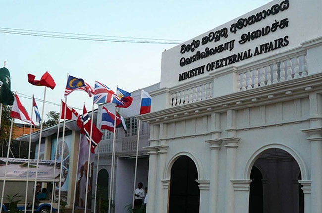 විදේශ කටයුතු අමාත්‍යාංශයේ ලේඛන සහතික සේවා තාවකාලිකව නවතයි