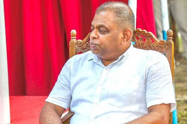 හිටපු පොලිස්පතිට  මාසයකින් අධිචෝදනා ගොනු කිරීමක්